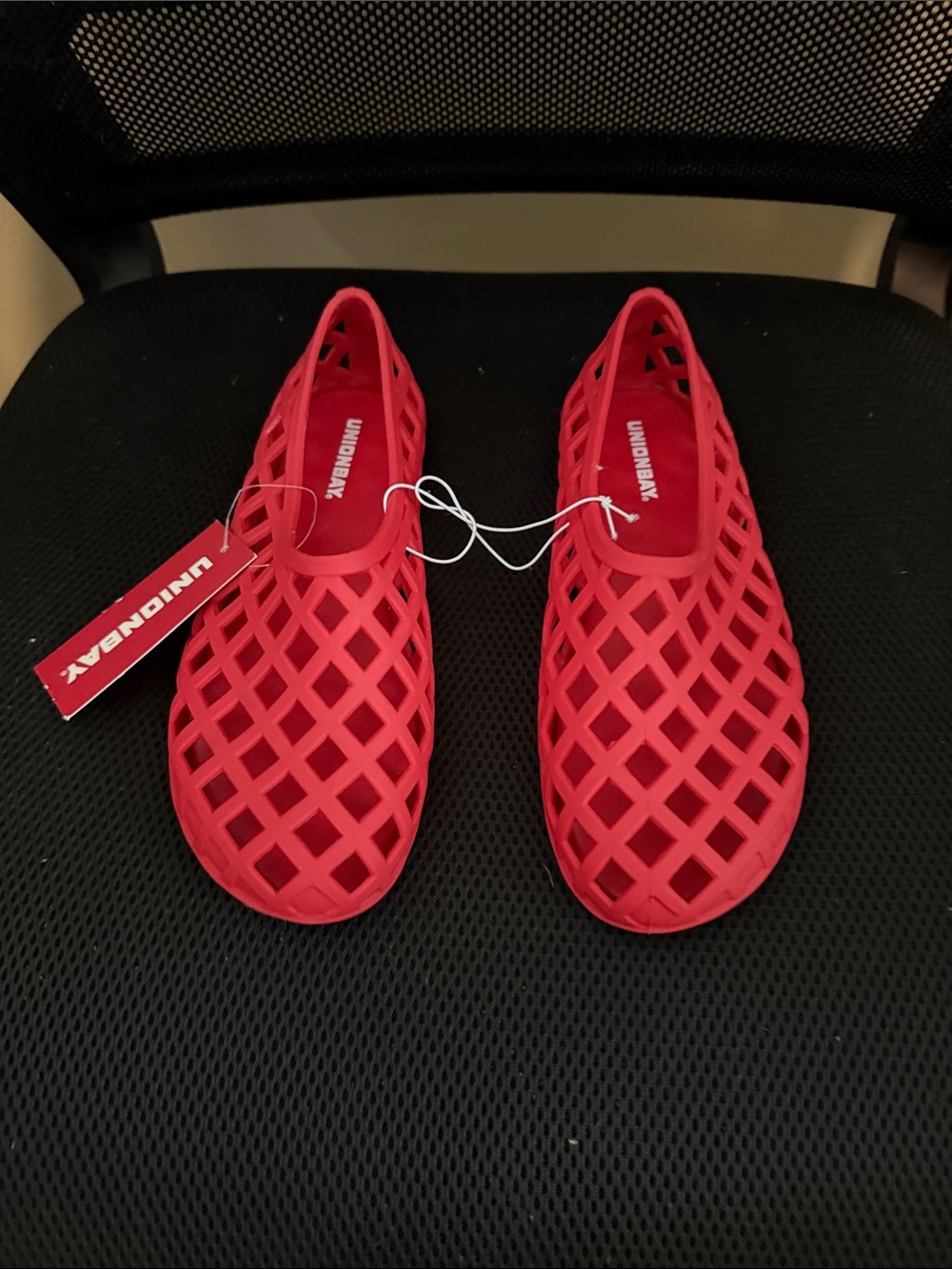 UNIONBAY Women's Bright Red Lattice Slip-On Mules